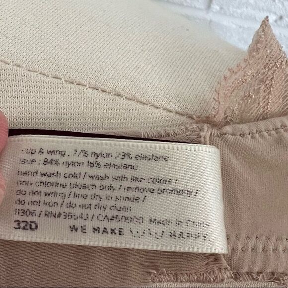 🚨4/$25 TRUE & CO Nude Lace Trim Bra 32D - Picture 4 of 4